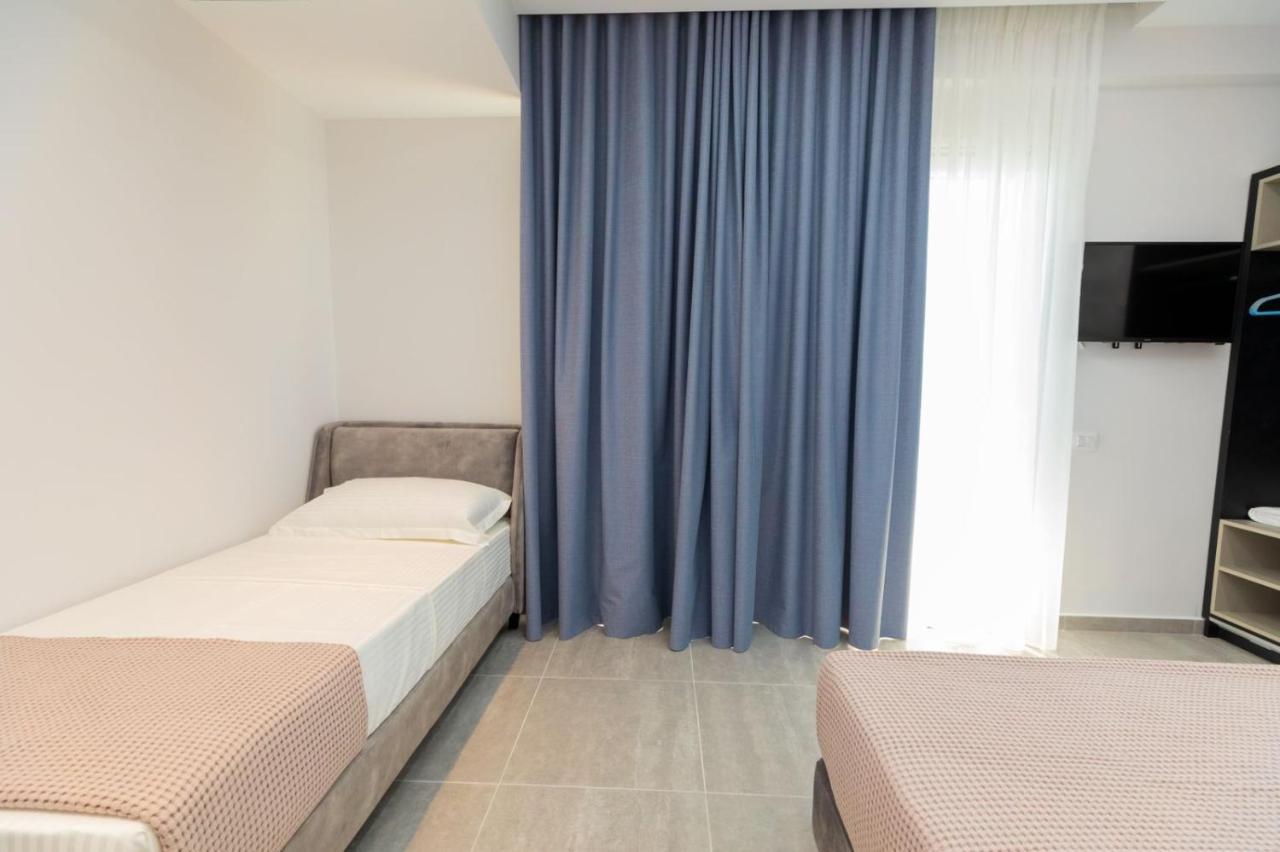Corallo Rooms Himare Esterno foto