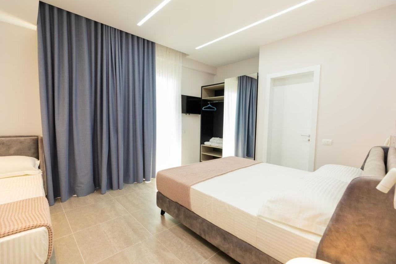 Corallo Rooms Himare Esterno foto