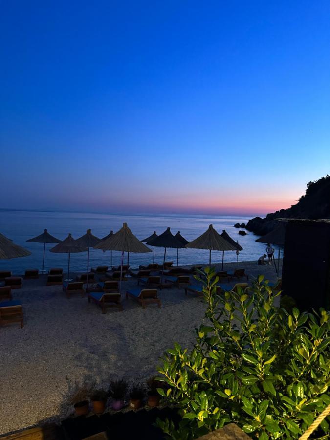 Corallo Rooms Himare Esterno foto